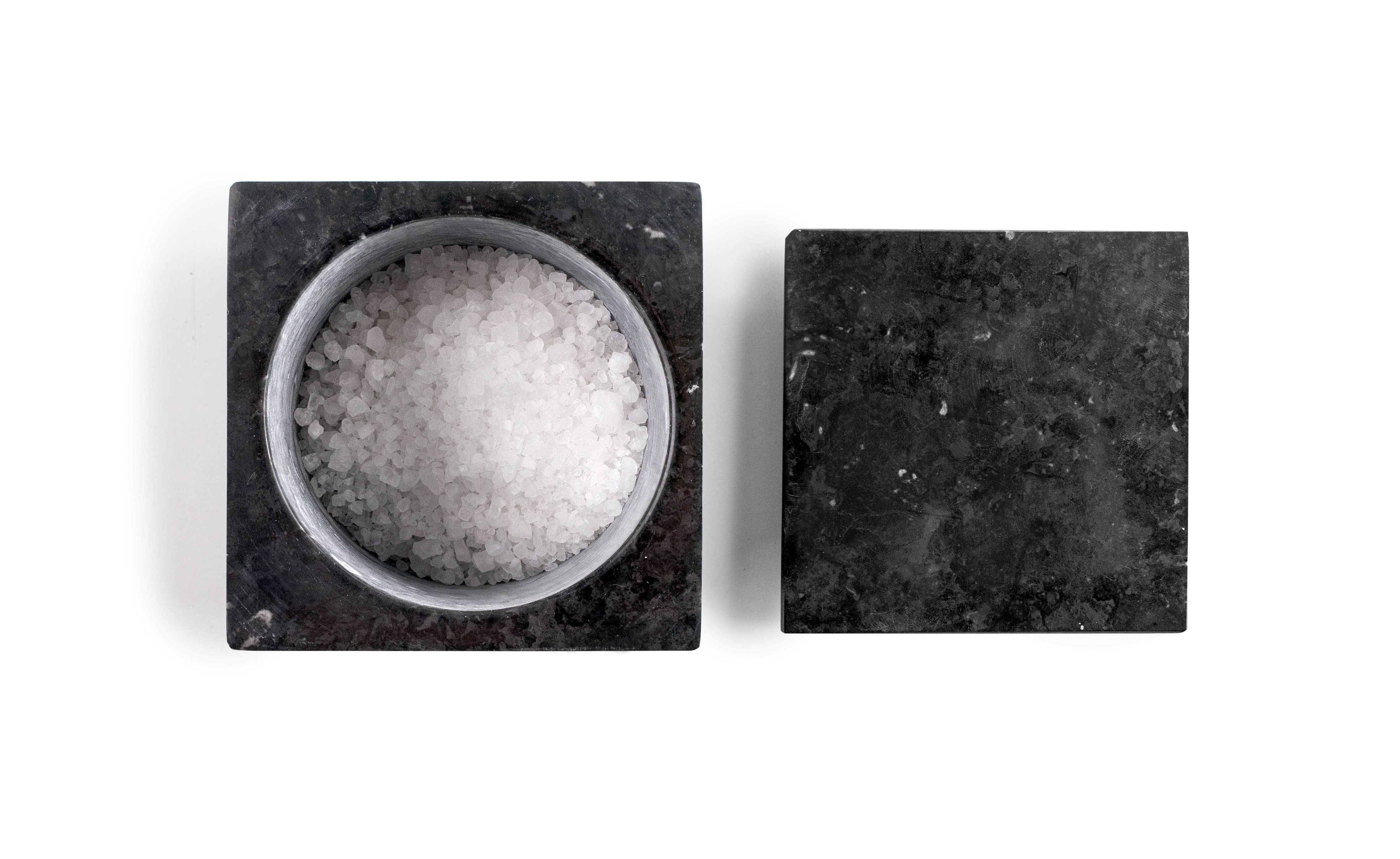 Black Marble Salt Shaker - IBILI - Image 2
