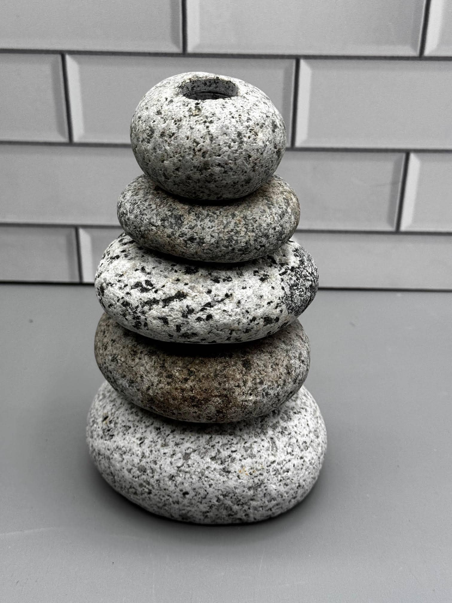 Cairn Vase - Image 3