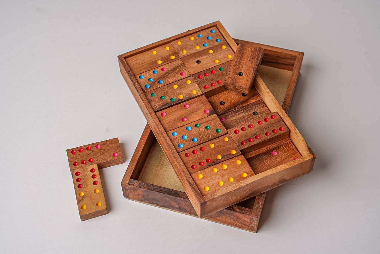 Dominoes - Classic Mangowood Game Set - Image 4