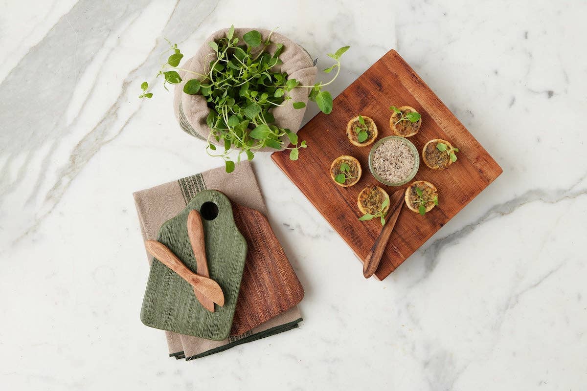 Small Dutch Cheese Board with Spreader - Spruce Green - Image 2