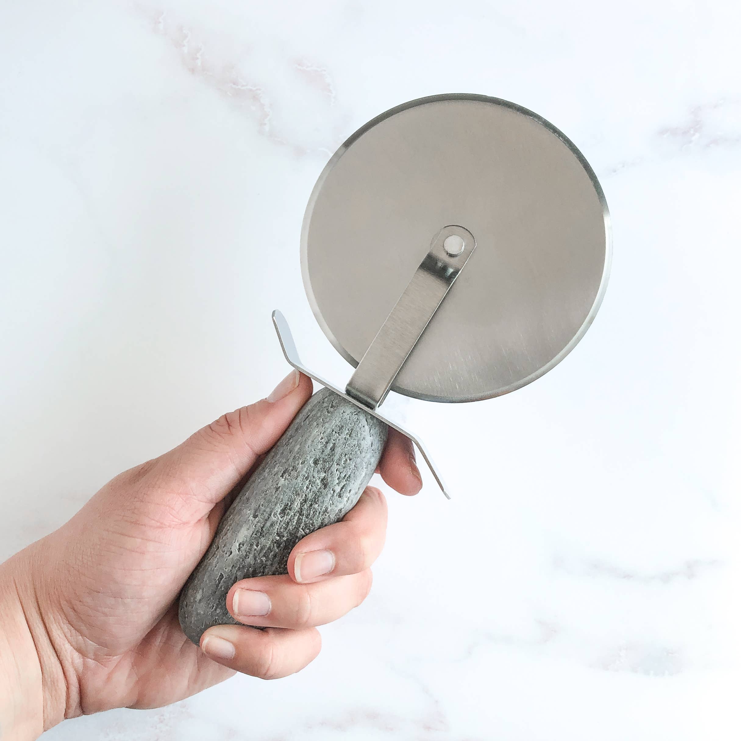 Efficient Stone Handled Pizza Wheel - Image 4