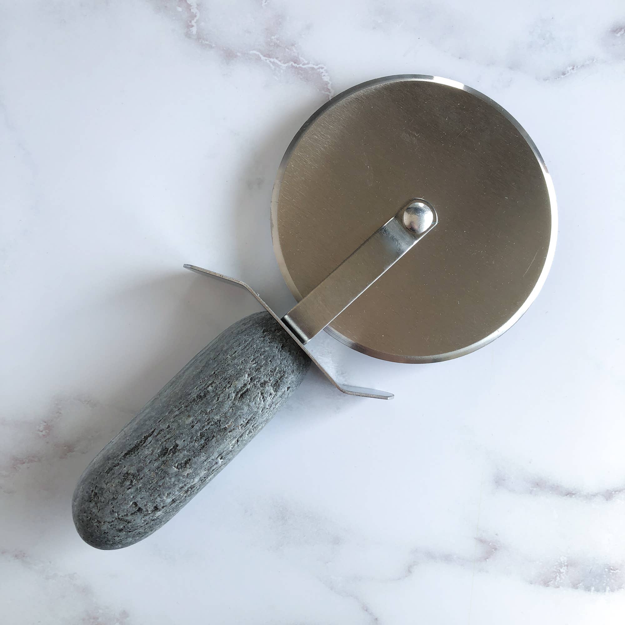 Efficient Stone Handled Pizza Wheel - Image 5