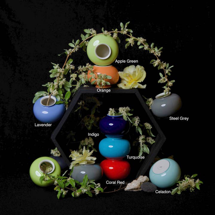 Glossy Porcelain Mini Apple Vase - Image 3
