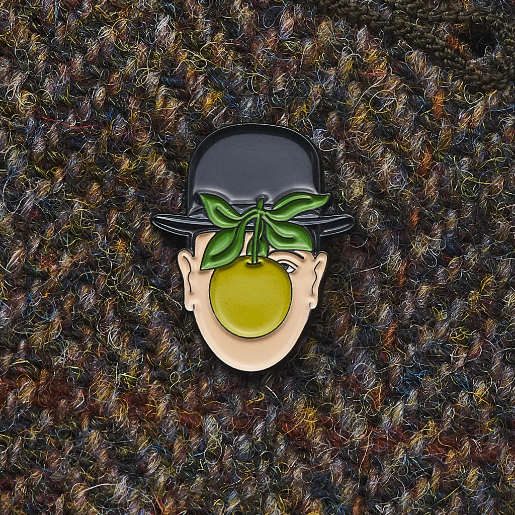 Head Magritte Pin Le fils de l’homme, 1964 - Image 2