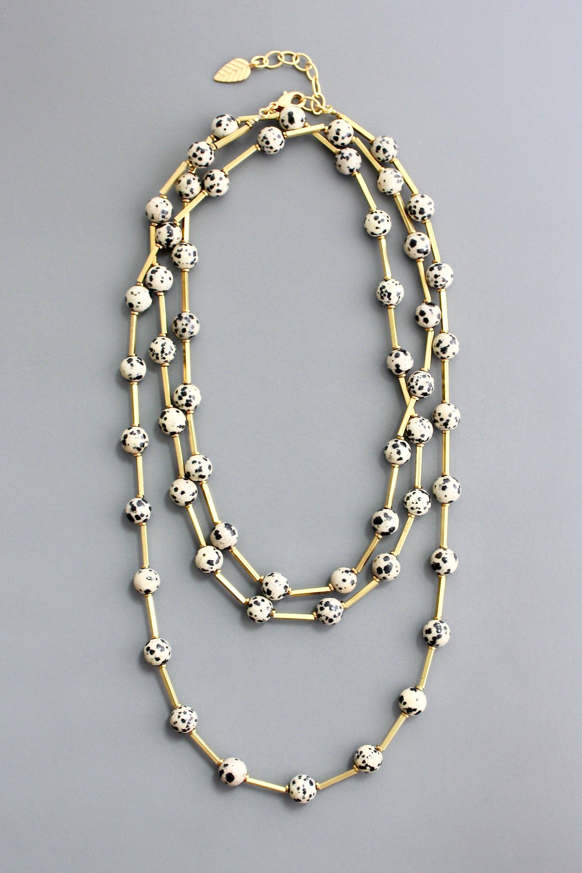 Dalmatian jasper and brass necklace - Image 2
