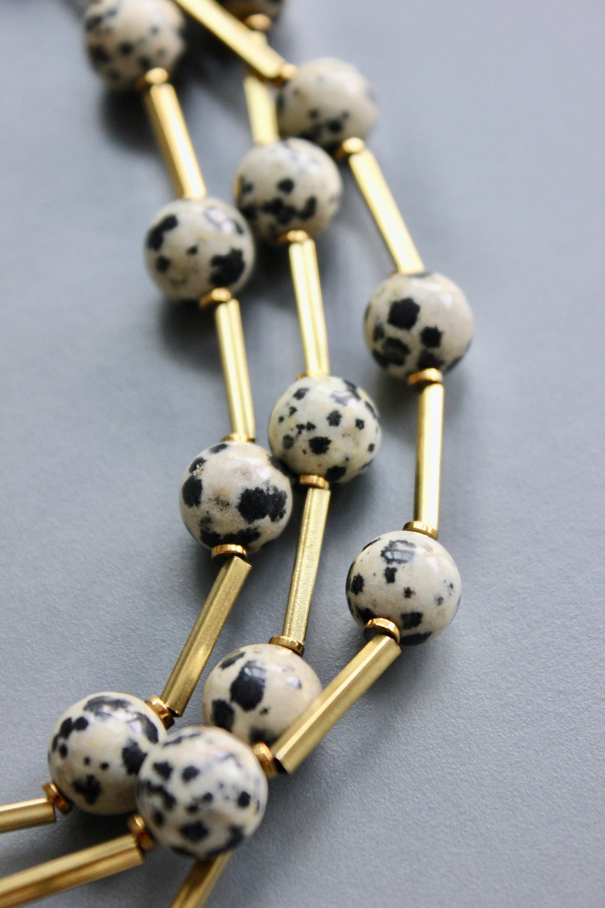 Dalmatian jasper and brass necklace - Image 5