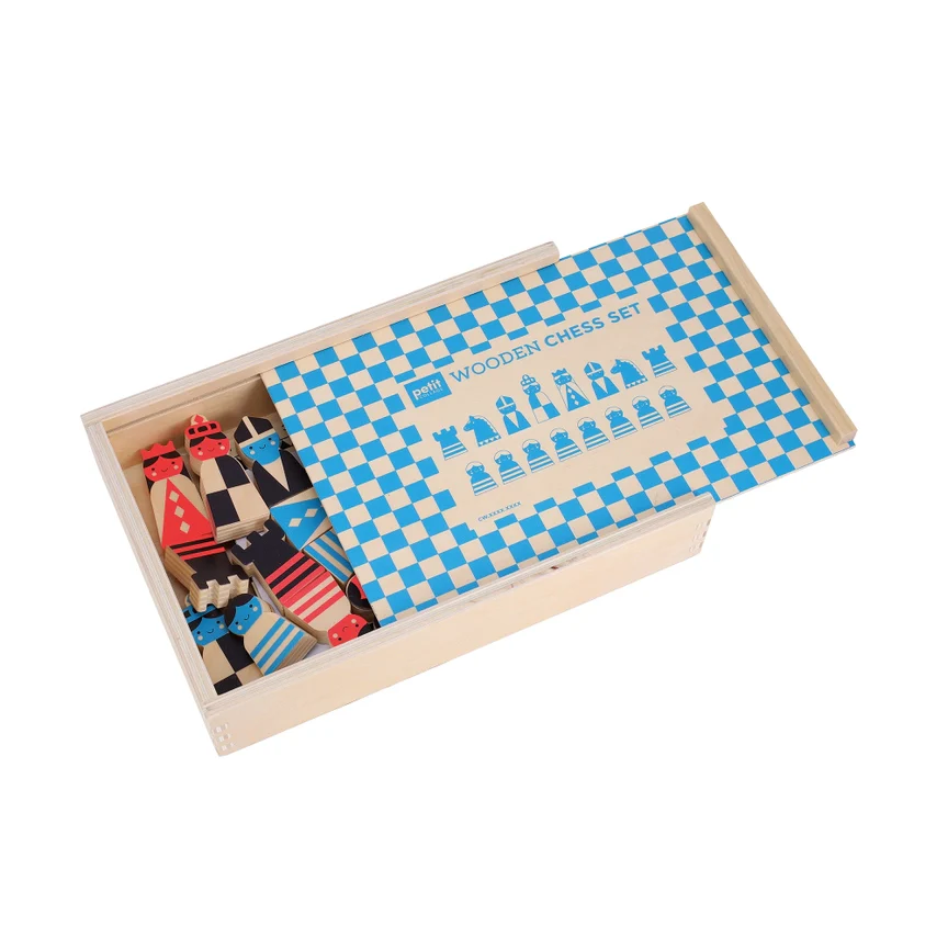 On the Move Wooden Chess Set - Image 3