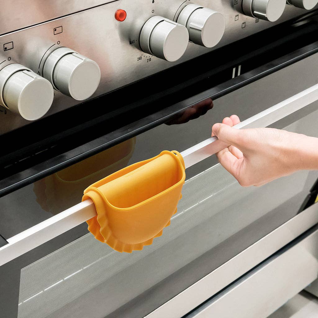 Pasta Shaped Oven Mitt | Mezzelune - Image 5