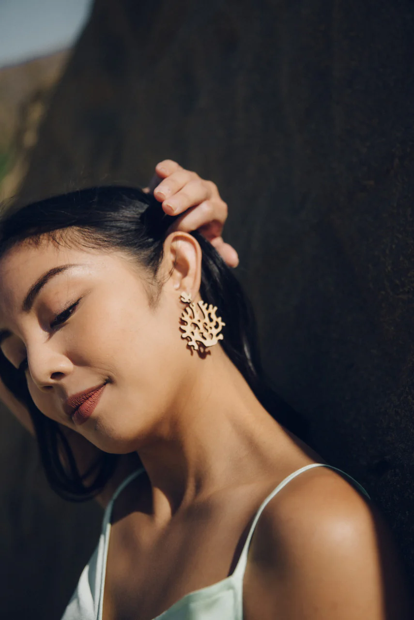 Wild Cloud: Coral Earrings - Manihi - Image 2